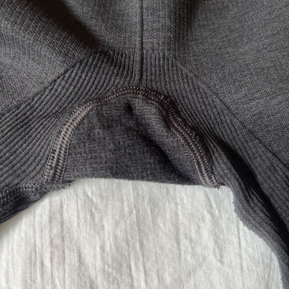 Lululemon - Picture 6 of 8